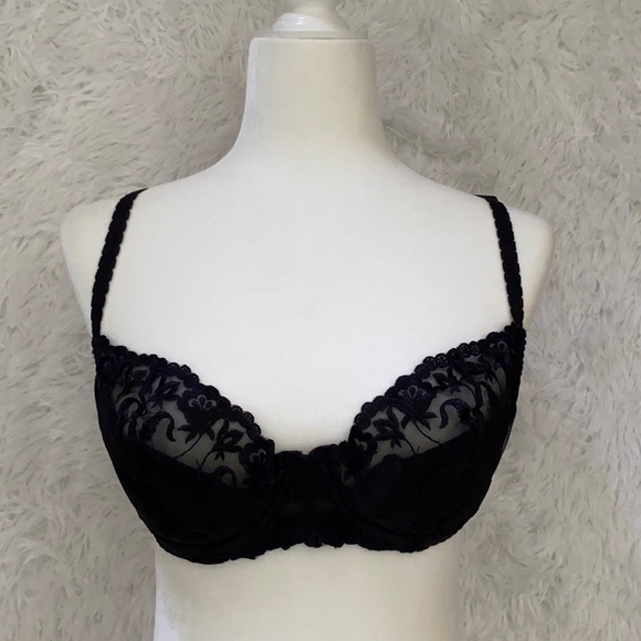 Victoria’s Secret vintage seductive black lace bra - Picture 1 of 7